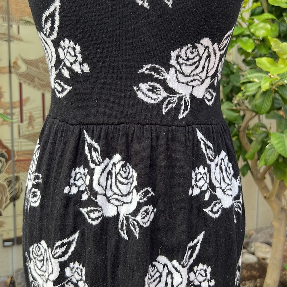 Dress - Picture 5 of 8